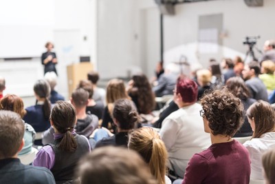 Vortrag auf einer Konferenz